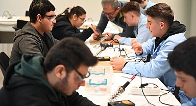 Bursa'da özel çocuklar bilimle buluştu