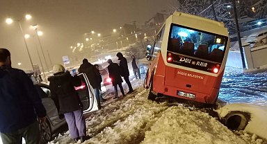 Düzce'de halk otobüsü şarampole devrildi!