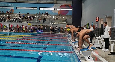 İstanbul'da şampiyonluğa kulaç attılar