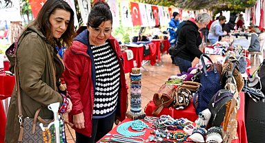 İzmir Bornova'da yılbaşı hediyelik eşya günleri