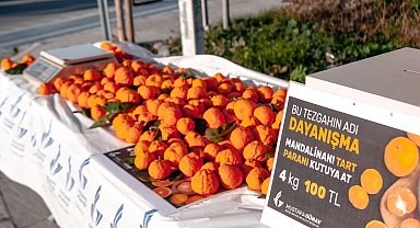 İzmir Güzelbahçe'de güven esaslı dayanışma... Tart ve parasını kutuya at!