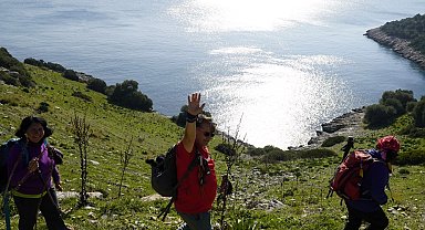 İzmir'de üniversitelilerden tarih ve doğa rotası