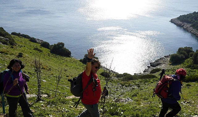 İzmir'de üniversitelilerden tarih ve doğa rotası