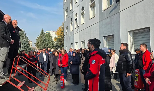 Kayseri Kocasinan'da personele acil durum tahliye ve yangın tatbikatı