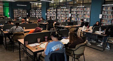 Kocaeli Çayırova'da kitap kahvelere 91 bin ziyaret