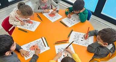 Kocaeli'de anne çocuk aynı kursta eğitimde