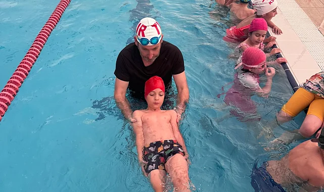 Kocaeli'de yüzme bilmeyen kalmasın projesi sürüyor