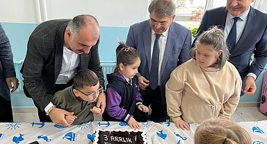 Mudanya'da özel gereksinimli bireyler için pasta kesildi