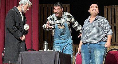 Muğla'da 'Fareler ve İnsanlar' tiyatroseverlerle buluştu