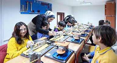 Öğrenciler bilgi ve becereyi kütüphanelerde kazanıyor