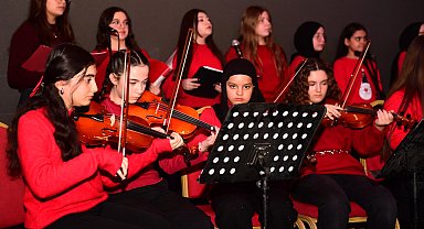 Osmangazi'nin genç müzisyenlerinden Bursalılara müzik ziyafeti