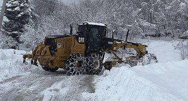 Sakarya'da karla mücadelede yoğun mesai