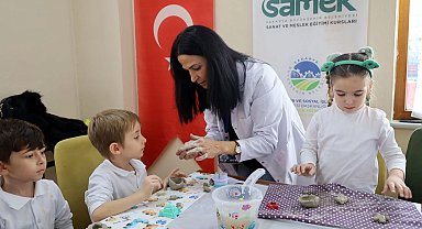 Sakarya'da minikler seramikle, gençler tezhiple tanıştı