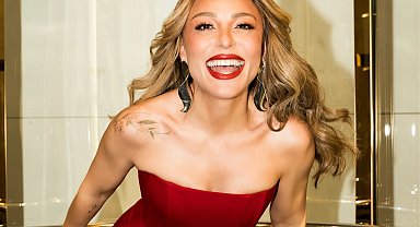 Ziynet Sali'den kırmızı elbiseli alev alev paylaşım!