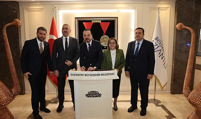 Ak Parti Genel Başkan Yardımcısı Zorlu, Başkan Şahin'i makamında ziyaret etti