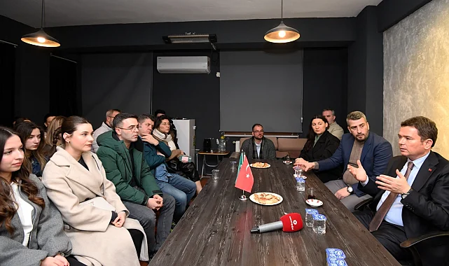 Bursa Osmangazi'de Başkan Aydın'dan gençlere güçlü destek