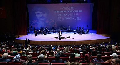 Denizli'de Ferdi Tayfur unutulmaz eserleriyle anıldı