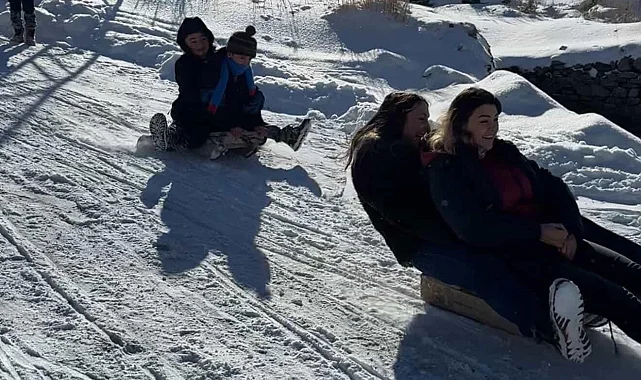 Erzurum Narman'da karne öncesi neşeli anlar