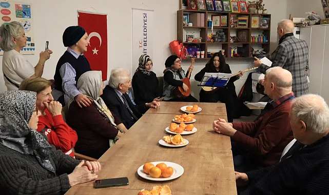 İZMEK'te bağlama kursundan anlamlı dinleti