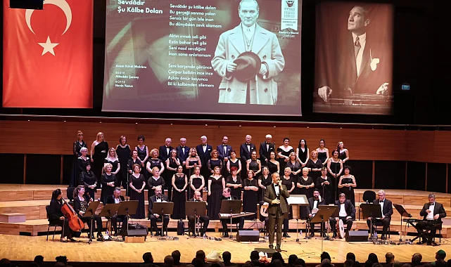 İzmir'de Atatürk, AASSM'de hasretle anıldı