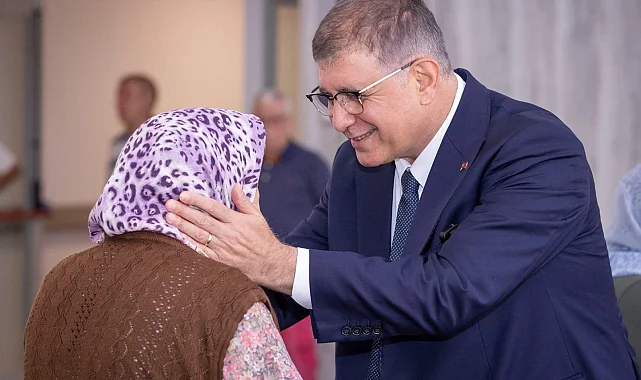 İzmir'de emekli yurttaşın imdadına Büyükşehir yetişiyor
