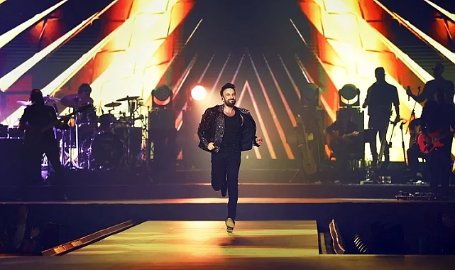 Megastar İstanbul'da hayranlarıyla buluştu