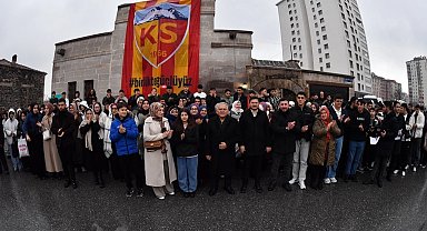 Memduh Büyükkılıç 'Filistin yürüyüşüne' katılan Kayserilileri dualarla uğurladı