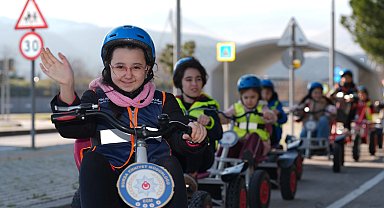 Oyak Renault'tan çocuklara yönelik yol güvenliği hamlesi
