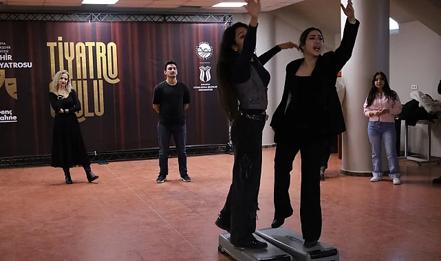 Sakarya Büyükşehir'in tiyatro okulunda eğitimler başladı