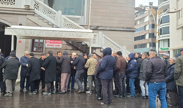 Umre adayları dualarla uğurlandı