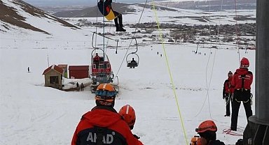AFAD'dan Van'da çığda tatbikat nefes kesti