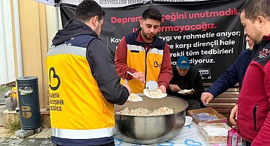 Balıkesir'de depremde hayatını kaybedenler için pilav hayrı