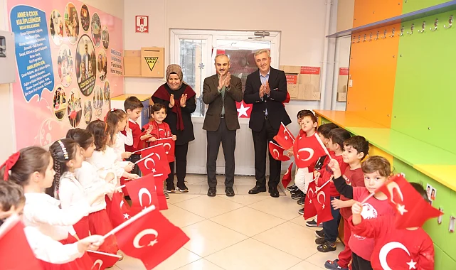 Çayırova'daki çocuk kulüplerinde bayrak coşkusu