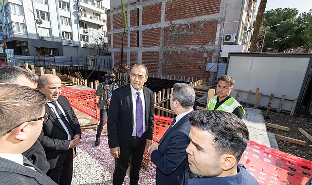 İzmir Bergama'da Ticaret Merkezi'ne temel