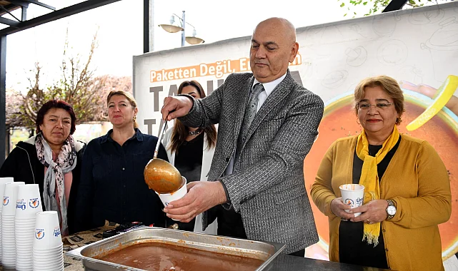 Kadın kooperatiflerinden tarhana ikramı