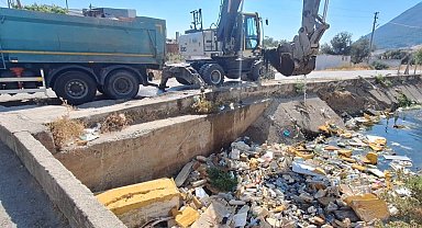 Manisa'da Bozköy Deresi'nde 150 kamyonluk dev temizlik