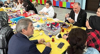 Mudanya'da öğretmenler geleneksel keçe sanatıyla buluştu