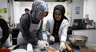 Ramazan'ın geleneksel lezzetleri SAMEK mutfağından geçti
