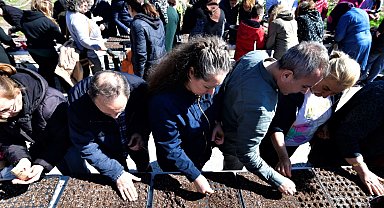 Toprak kadınlarla canlanıyor