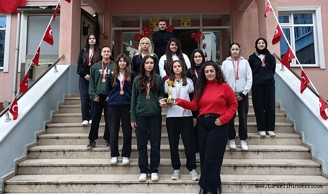 Türkeli Anadolu Lisesi'nden il üçüncülüğü başarısı