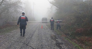 Türkeli’de heyelan nedeniyle bir köy yolu ulaşıma kapandı