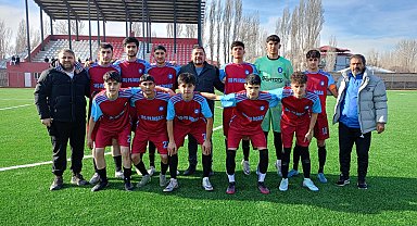 Ağrı'da U18 Ligi Şampiyonu Patnos Spor oldu