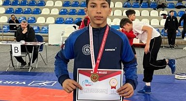 Ağrı'nın gururu Berat Çelik Rize'de şampiyon oldu