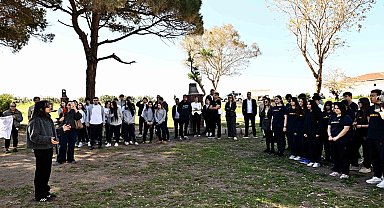 Antalya'da Lara Sahili'nde öğrencilerden bilimsel temizlik