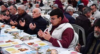 Bursa Osmangazi'de Ramazan sofrası Sırameşeler'de kuruldu