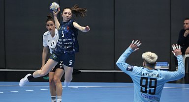 Bursalı kadın hentbolcular Avrupa'da yarı final için avantajı kaptı