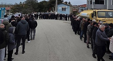 İpsala'da asırlık gelenek... Metrelerce uzayan bayramlaşma kuyruğu!