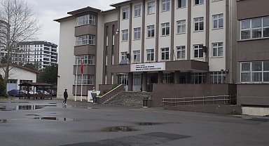 İstanbul Çekmeköy'de lisede bıçaklı saldırı! 2 öğretmen ve 1 öğrenci yaralandı