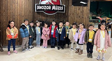 İstanbul'da kreş öğrencileri, dinozor ve oyuncak müzesini ziyaret etti