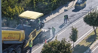 İzmir'de Çeşme'nin yolları yaza hazırlanıyor